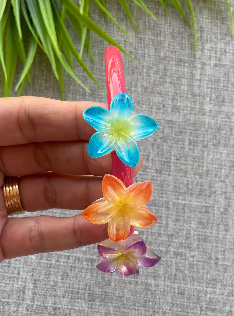 طوق اطفال شكل ورد السعر ١٥