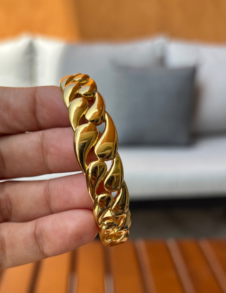 اسوره stainless steel ✨
السعر ١٠٠🔥🔥