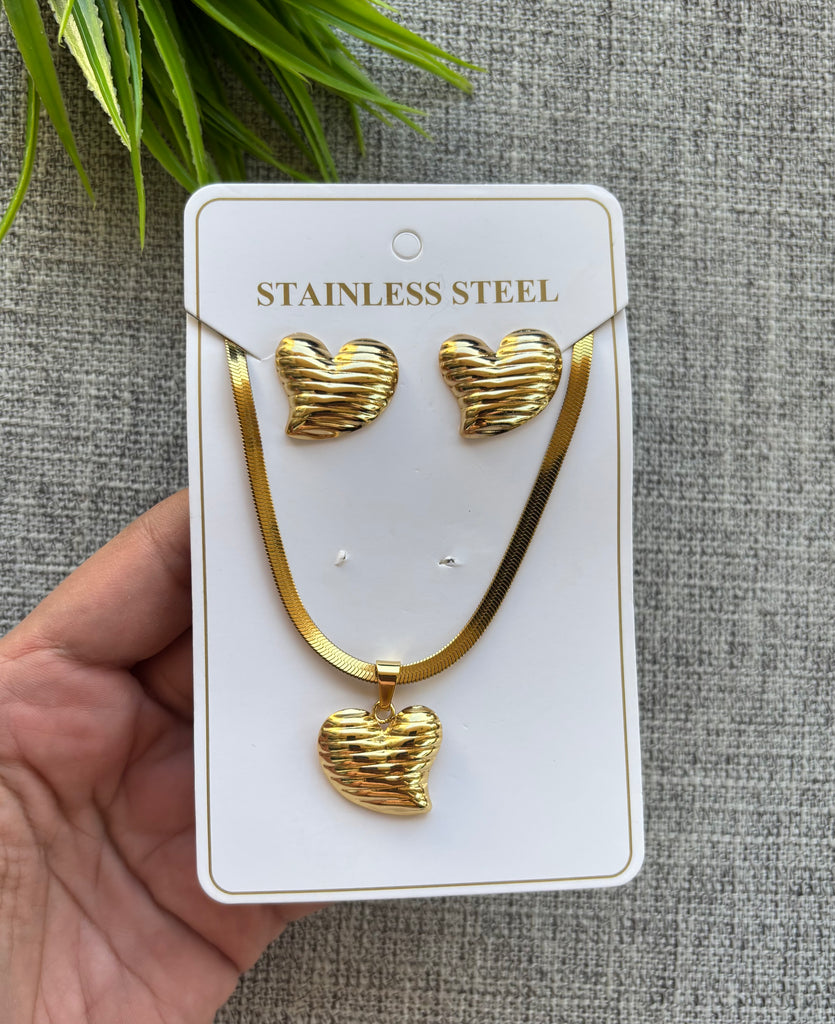 نص طقم ستانليستيل stainless steel 🔥🔥🔥
حلق + سلسلة ضهر حية

السعر ٨٠ 🔥