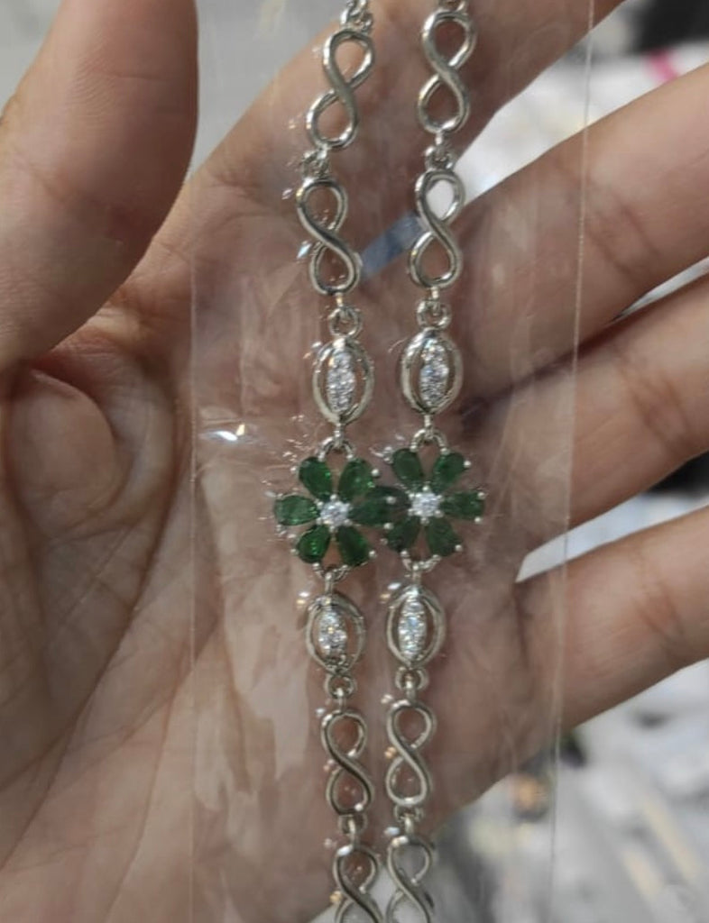 انسيال gold plated ✨️ 💛 
السعر ٤٠
