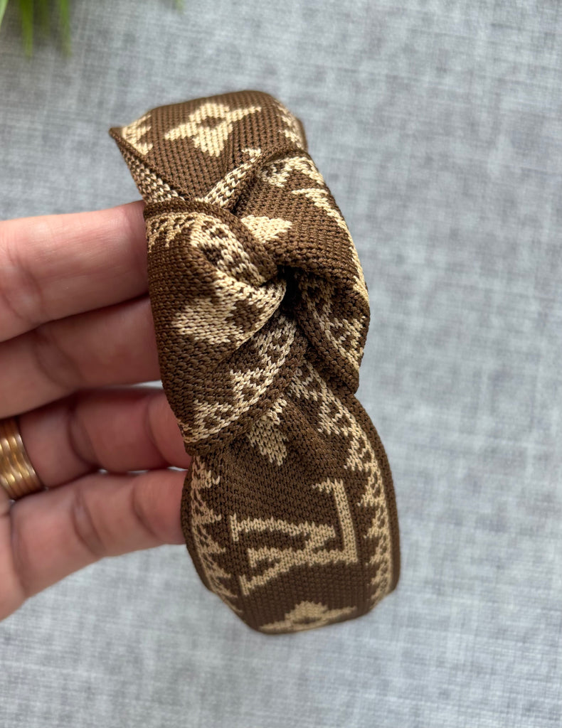 توكة طوق عقدة شكل LV السعر ٢٥