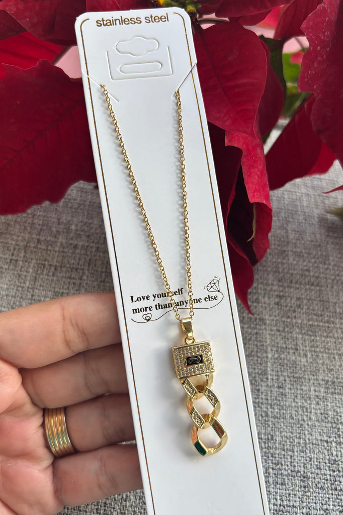 سلسلة stainless steel و دلاية gold plated السعر ٧٥ قفل