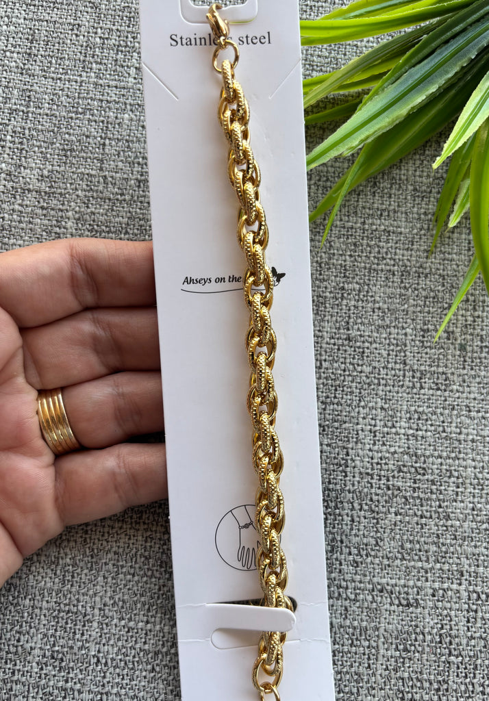انسيال stainless steel 🔥❤️ بديل الدهب
السعر ٨٥ مجدول