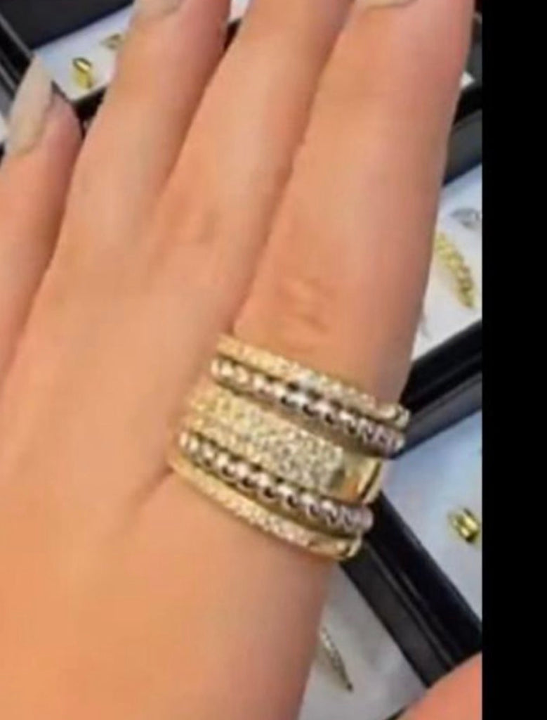 خاتم بلاتين ٥×١💍✨
 مقاس ١٨⚡️
السعر ٢٠٠ للعلبه🔥🔥