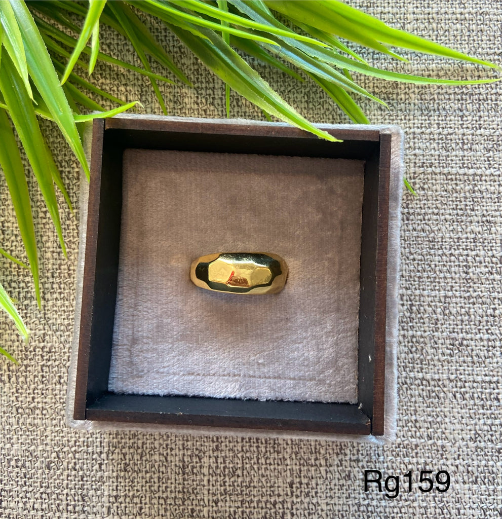 خاتم مش بيغيير لون free size ينفع كل المقاسات السعر ٥٠ (rg159)