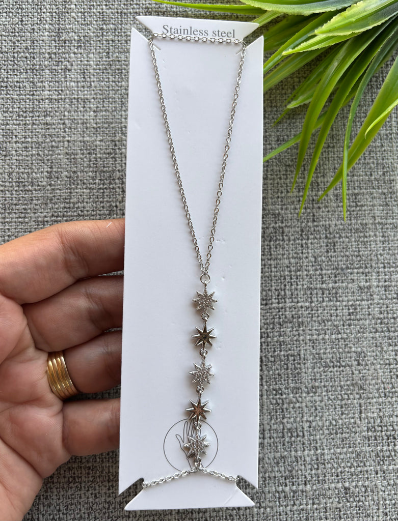 انسيال كف hand chain سلسلة stainless steel و تعليقة gold plated السعر ١٢٠