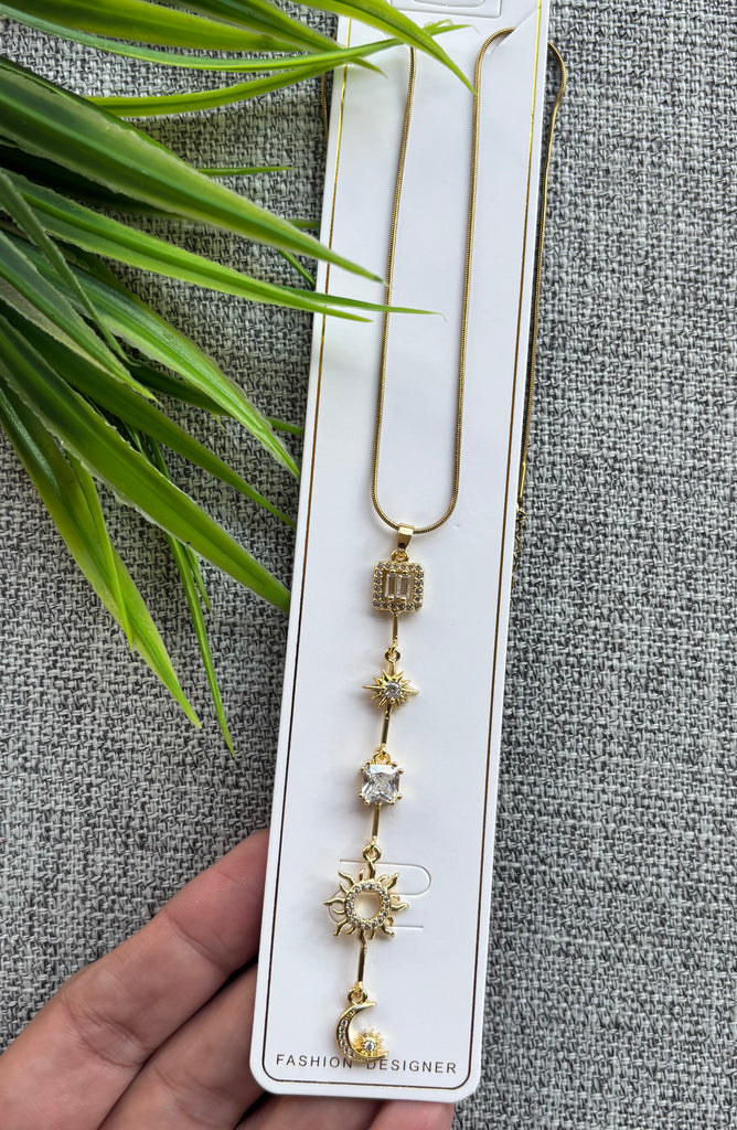 سلسلة pure stainless steel 
دلاية طويلة gold plated 
السعر ١١٠ مربع ذهبي
