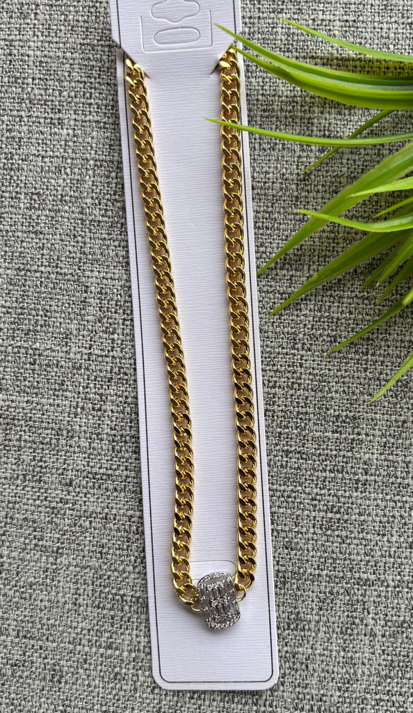كوليه Gold plated ✨
السعر ١٢٠ مستطيل سيلفر