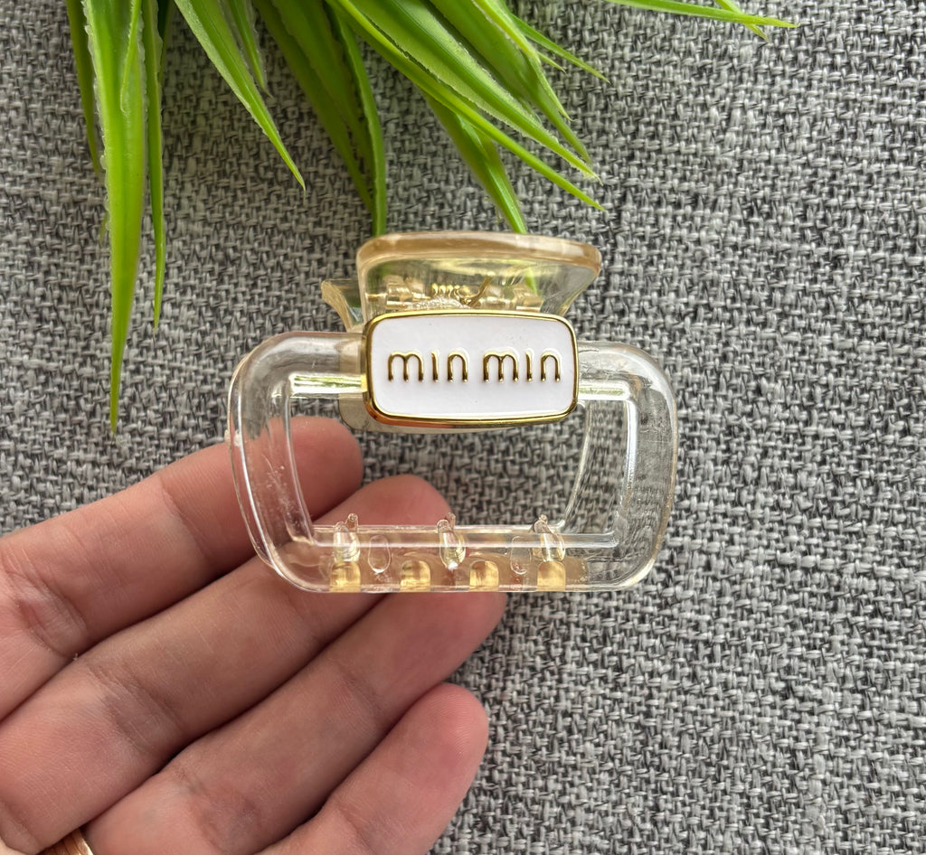 قفاش حجم متوسط شكل مستطيل miu السعر ١٥