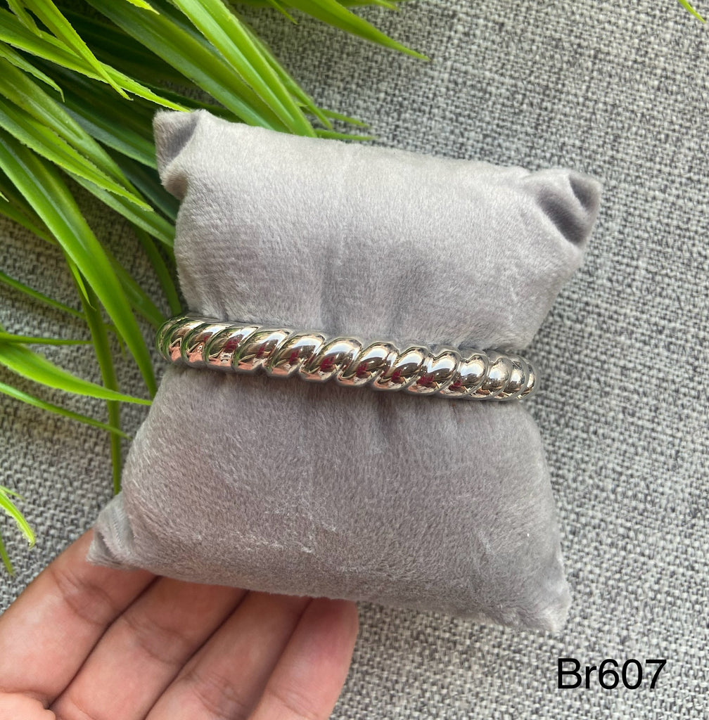 اسورة مش بتغيير لون السعر ٦٠ (br607)