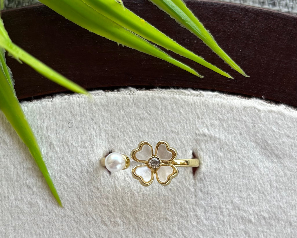 خاتم gold plated صدف ❤️🔥🔥
السعر ٤٥ وردة و لولي