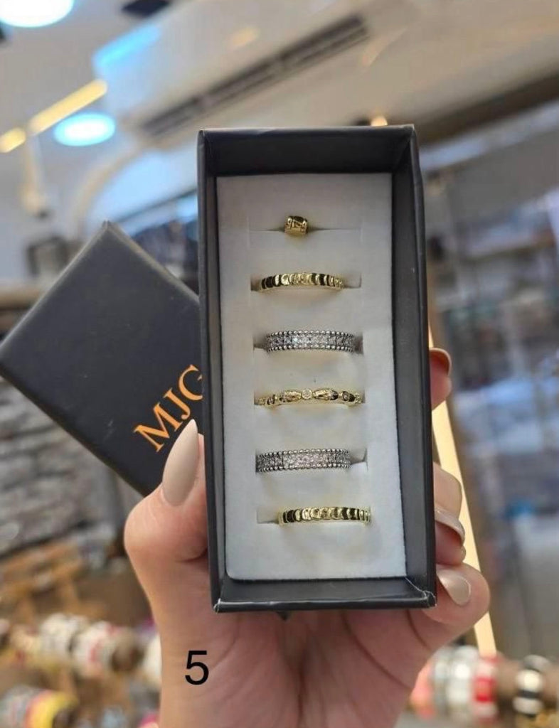 خاتم بلاتين ٥×١💍✨
شكل رقم ٥ مقاس ١٩⚡️
السعر ٢٠٠ للعلبه🔥🔥
