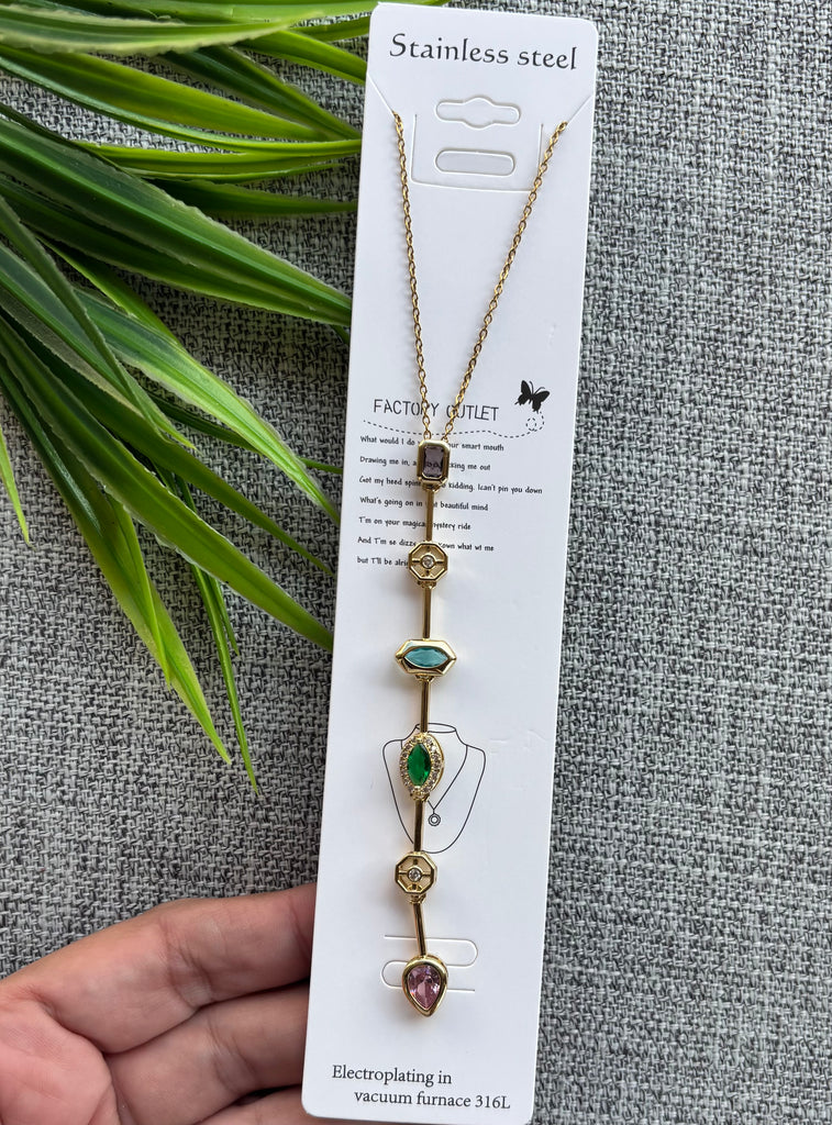 سلسلة pure stainless steel 
دلاية طويلة gold plated 
السعر ١١٠ مربع روز
