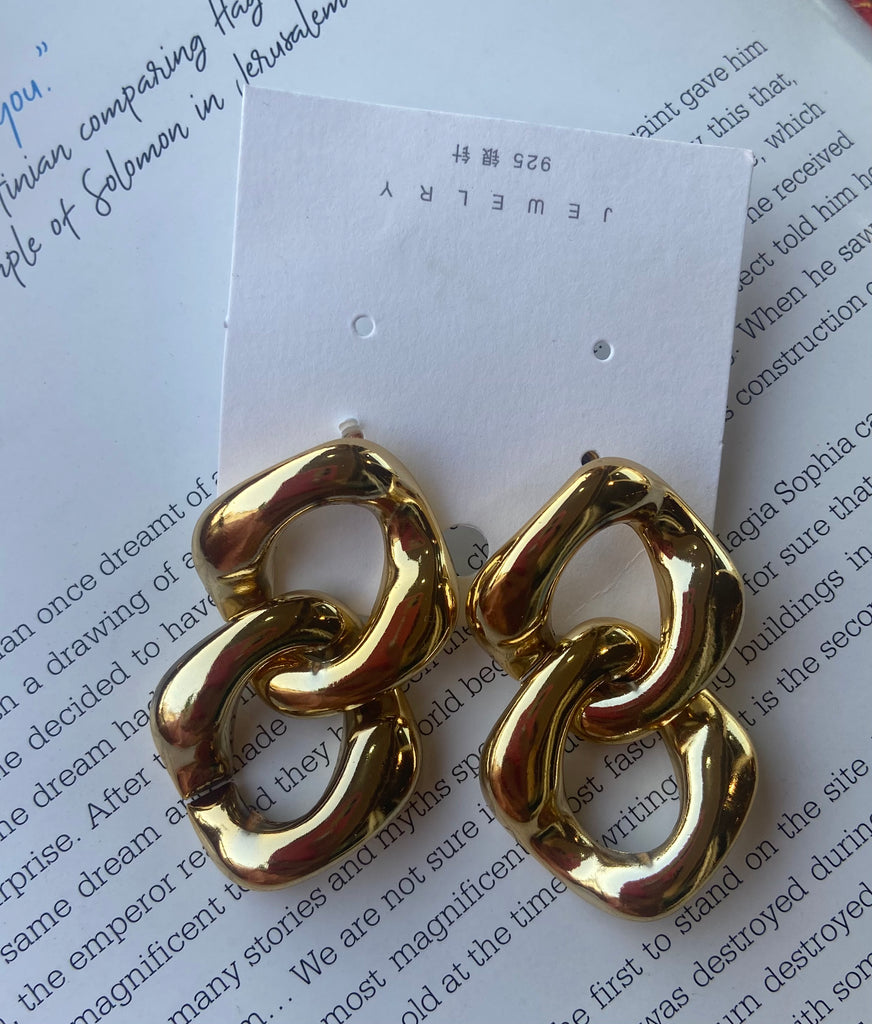 Gold earrings for 50 EGP