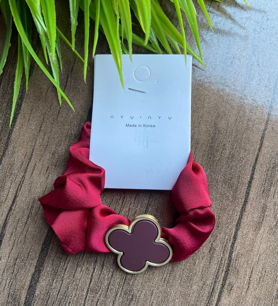 توكة استك ستان شكل van cleef معدن  السعر ٢٢
