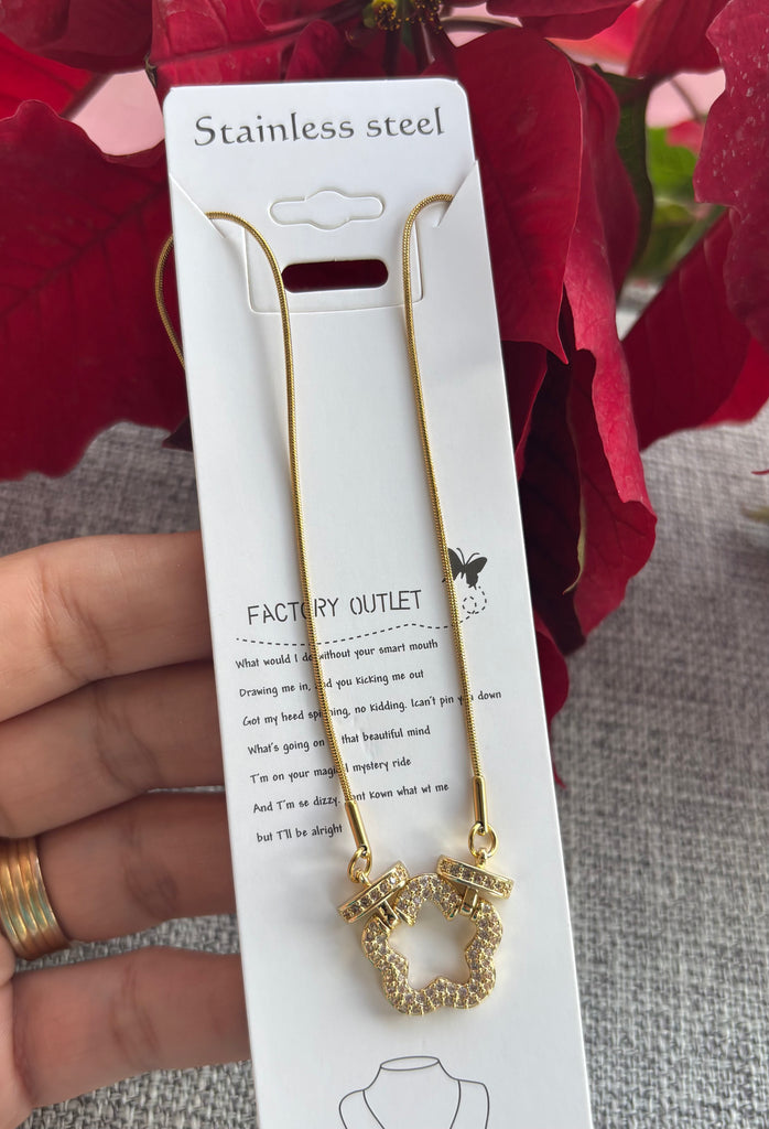 سلسلة stainless steel و دلاية gold plated السعر ٧٥ وردة فصوص