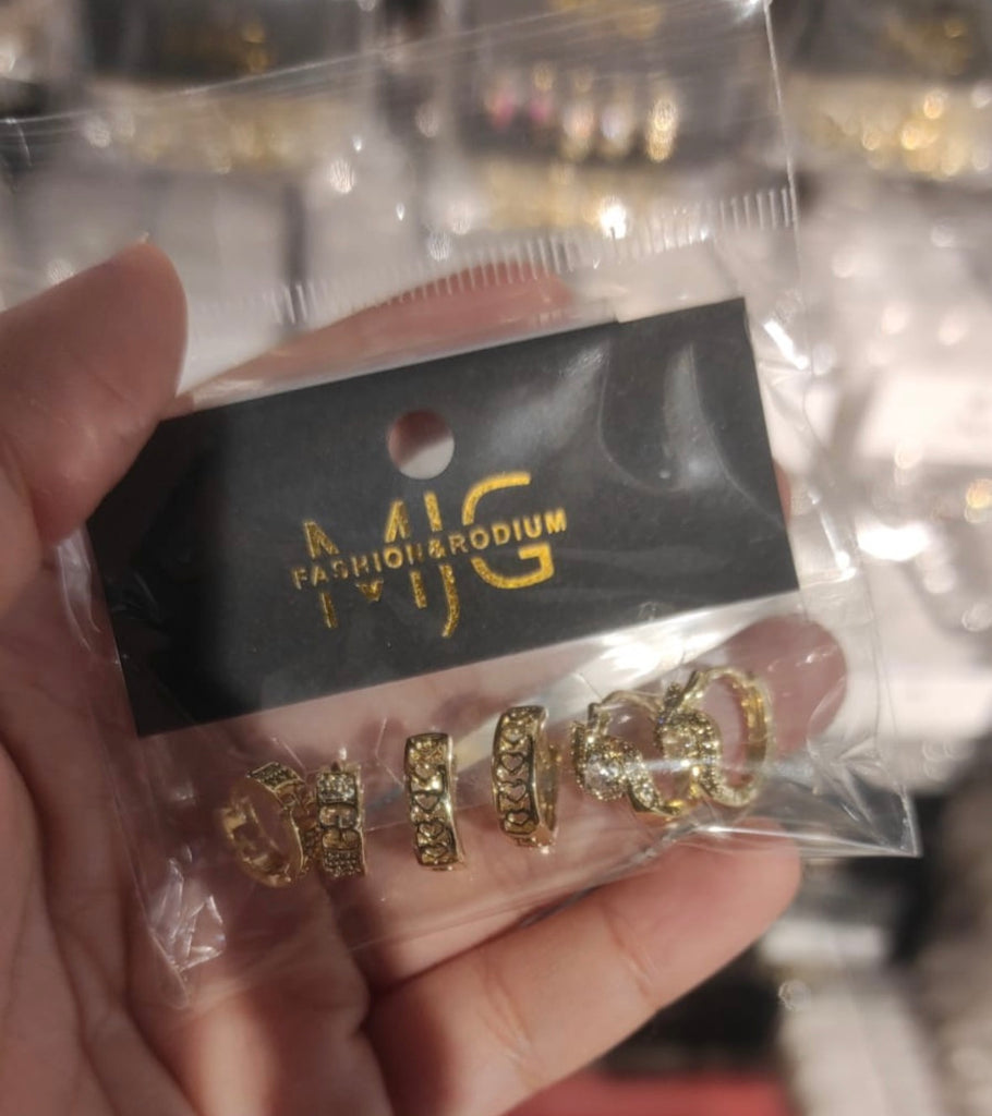 كارت ٣ حلق gold plated ✨️
السعر ١٢٠ جديد