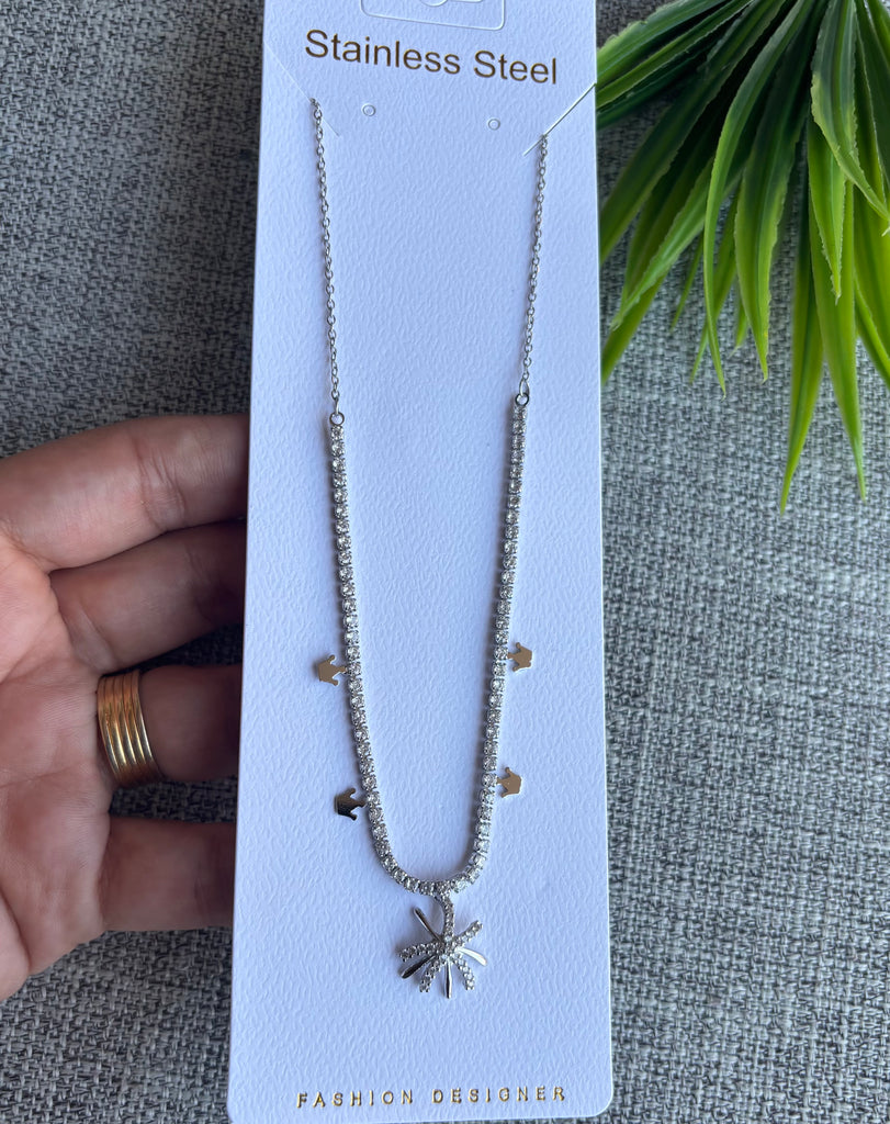 كوليه سلسلة stainless steel 
دلاية gold plated 
السعر ١٤٠ شمس سيلفر