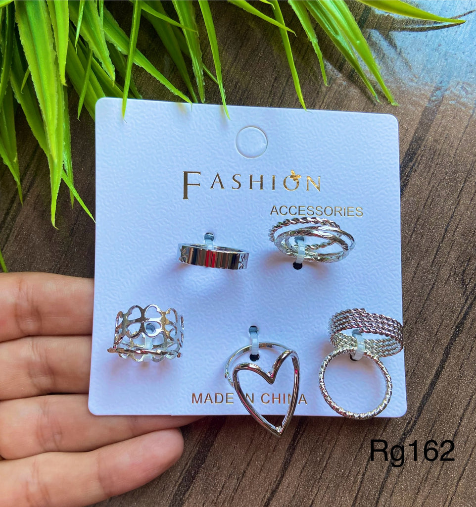 ٨ خواتم مقاسات مختلفة سعر المجموعة ٤٥ (rg162)