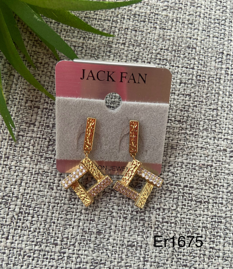 حلق Jack Fan مش بيغيير لون السعر ٣٠ بدل ٥٠ 💥💥 (er1675)