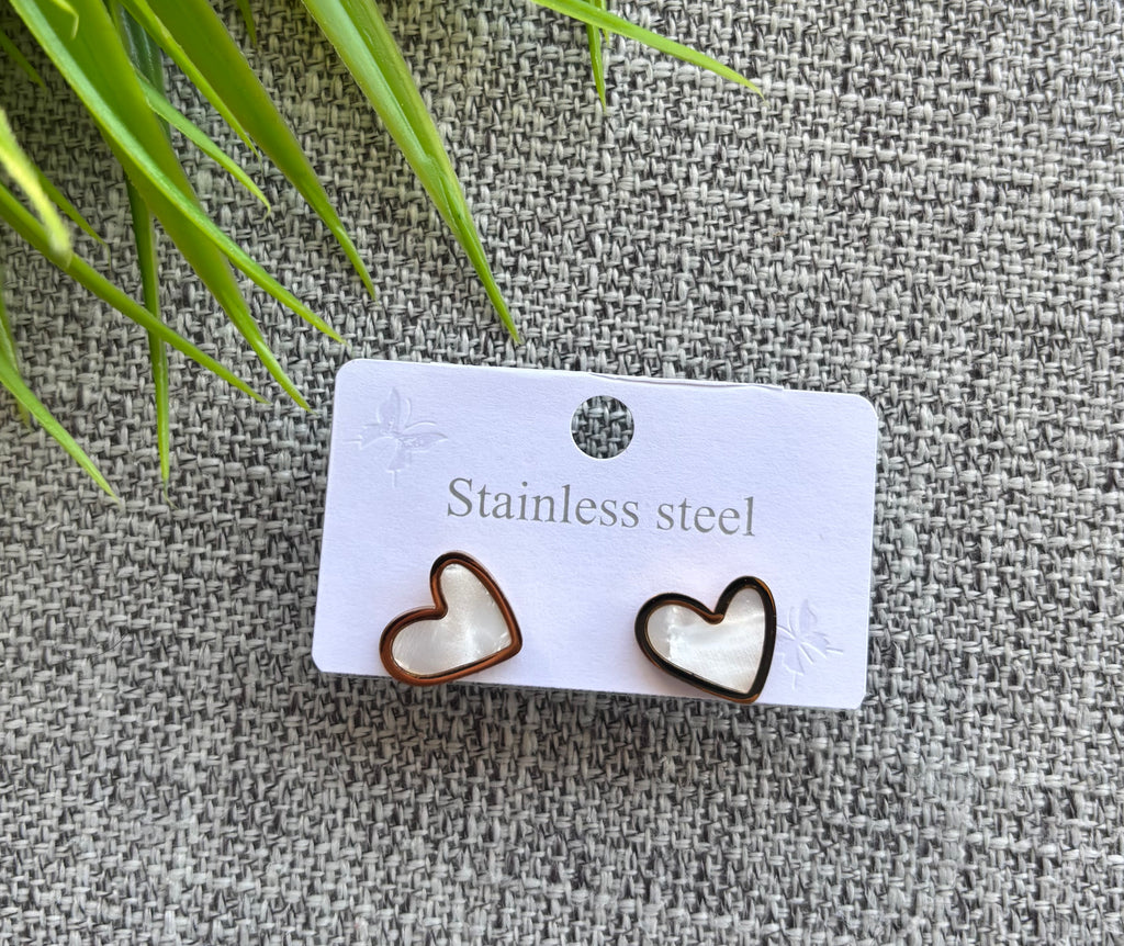 حلق stainless steel شكل قلب السعر ٢٥