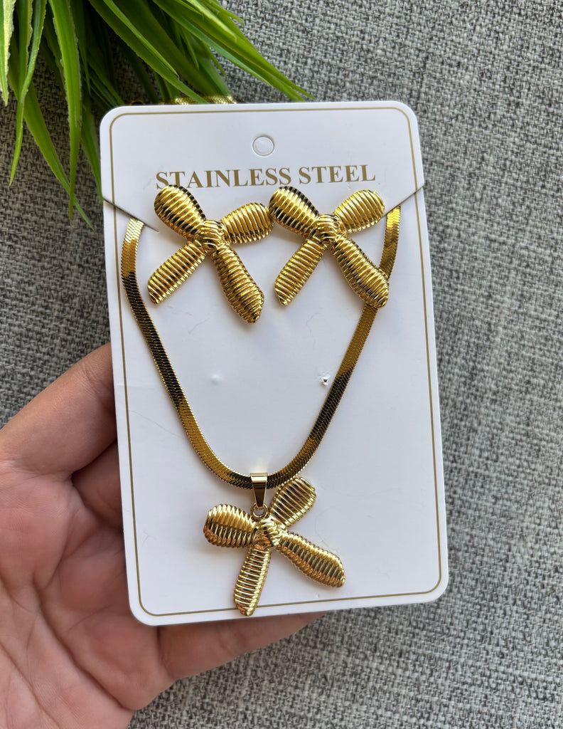 نص طقم ستانليستيل stainless steel 🔥🔥🔥
حلق + سلسلة ضهر حية

السعر ٨٠ 🔥