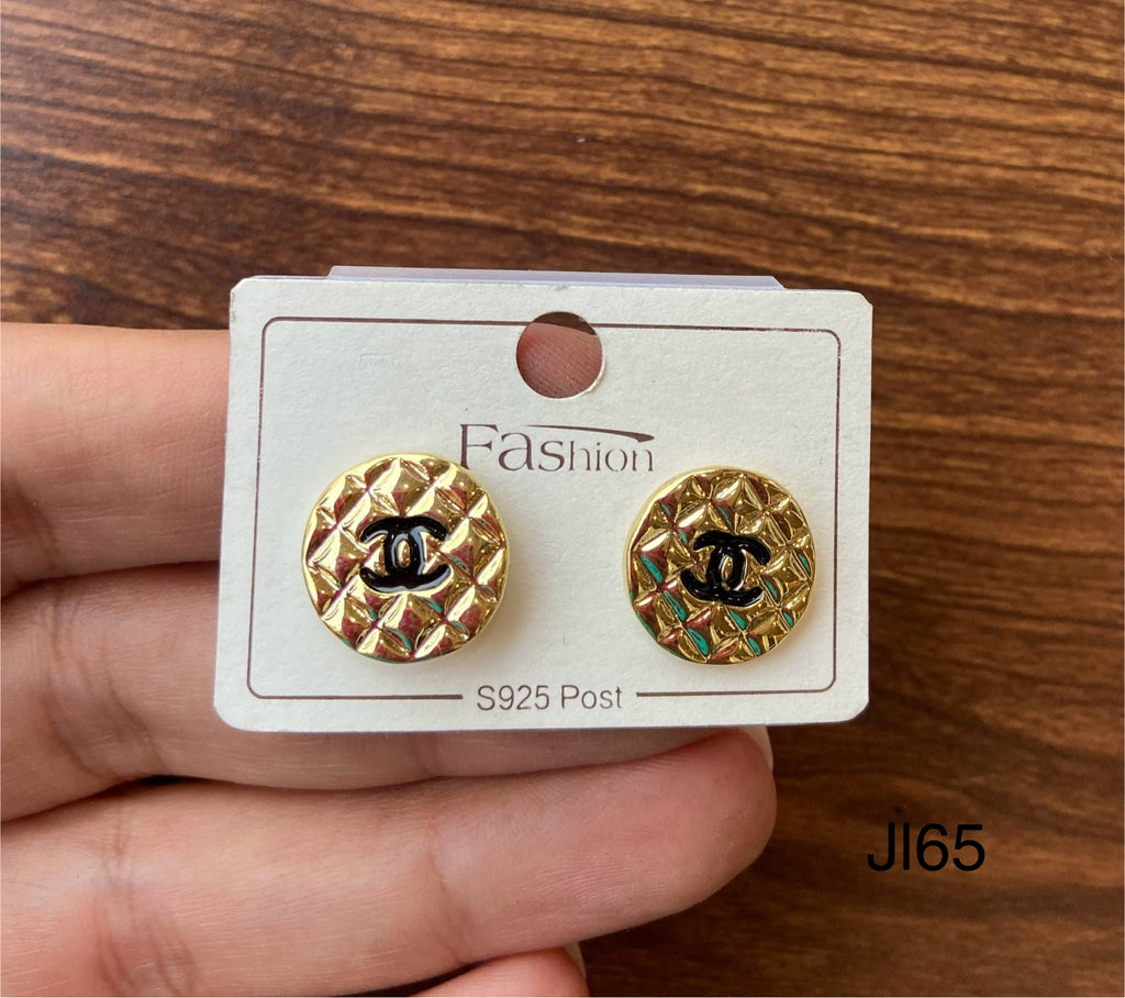 حلق مش بيغيير لون السعر ٢٠ بدل ٣٥ 💥💥(jl65)