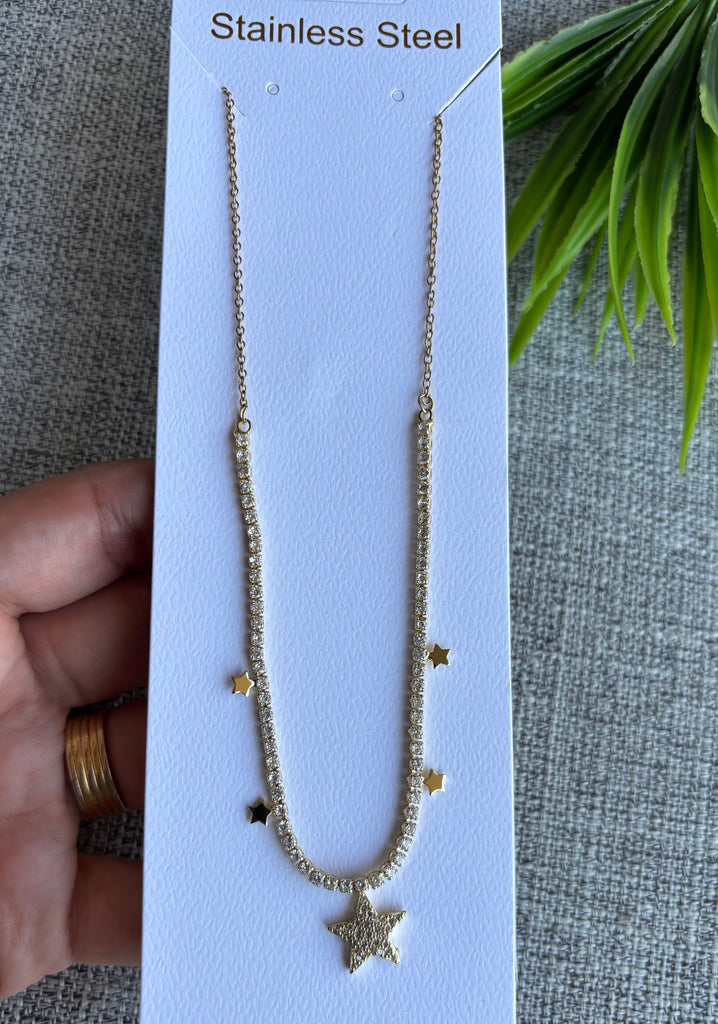 كوليه سلسلة stainless steel 
دلاية gold plated 
السعر ١٤٠ نجمة دهبي