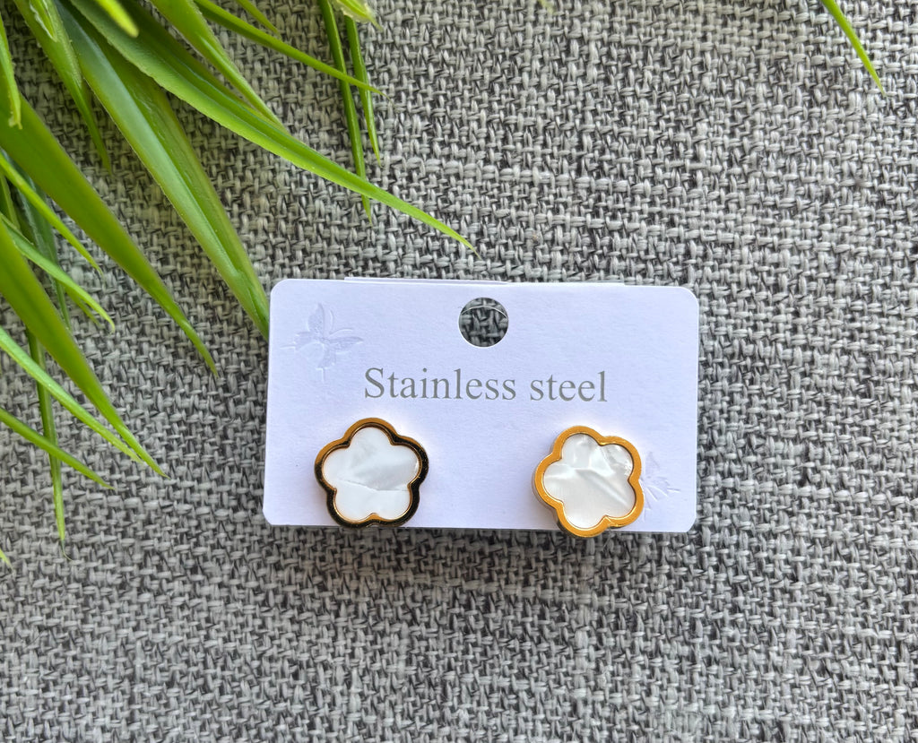 حلق stainless steel شكل وردة السعر ٢٥