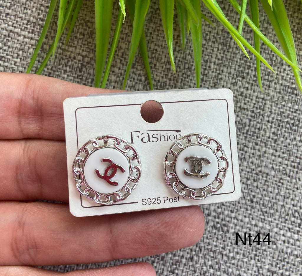 حلق مش بيغيير لون السعر ٢٠ بدل ٣٠ (nt44)