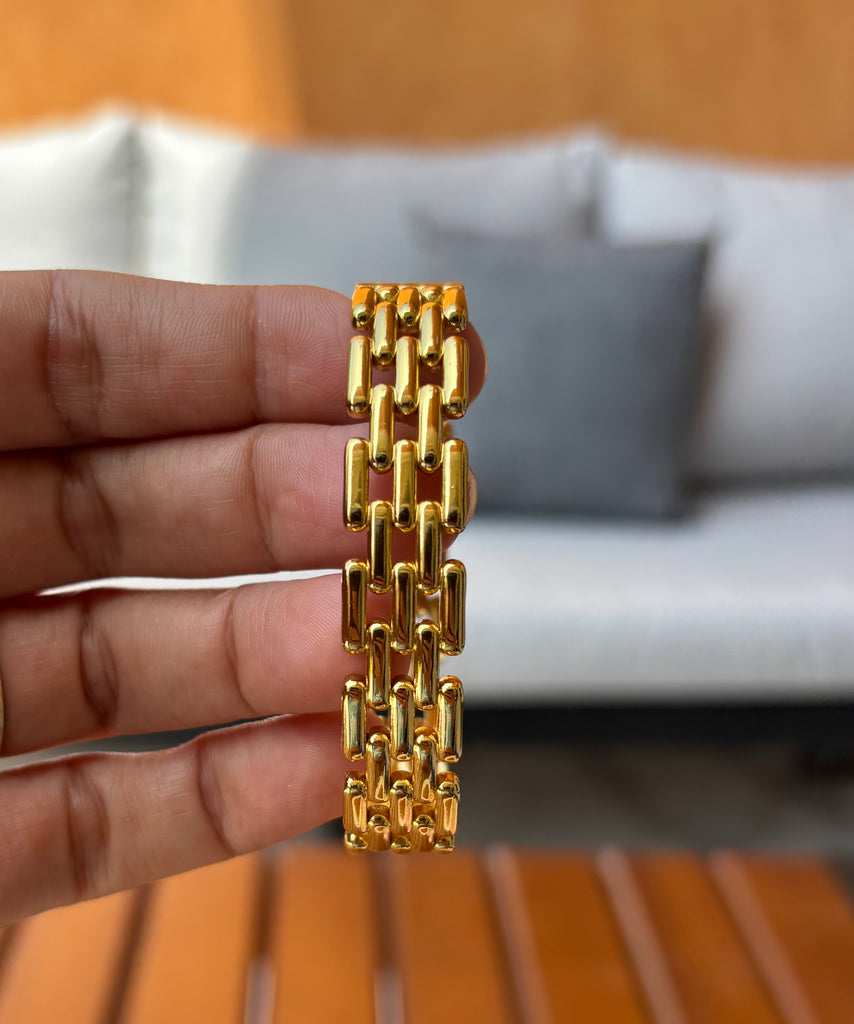 اسوره stainless steel ✨
السعر ١٠٠🔥🔥