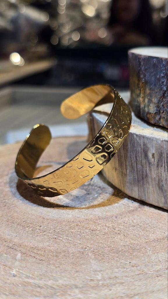 اسوره stainless steel ✨
السعر ٦٠🔥🔥جديد