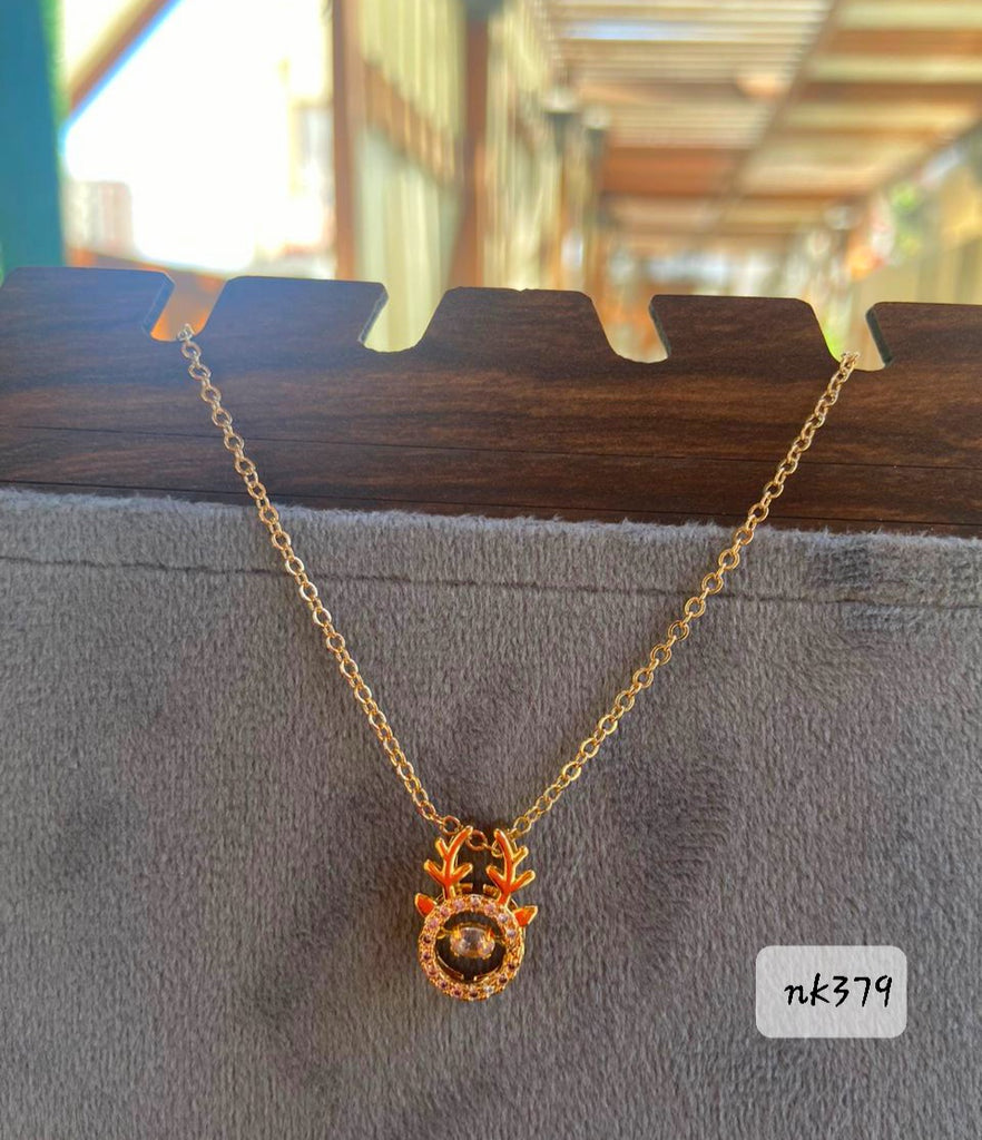سلسلة قصيرة مش بتغيير لون السعر ٥٠ (nk379)