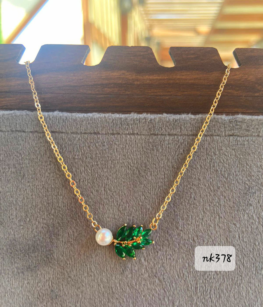 سلسلة قصيرة مش بتغيير لون السعر ٥٠ (nk378)
