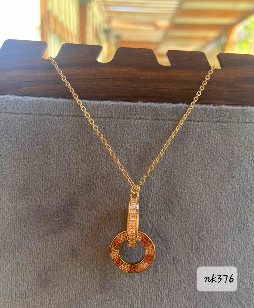 سلسلة قصيرة مش بتغيير لون السعر ٥٠ (nk376)