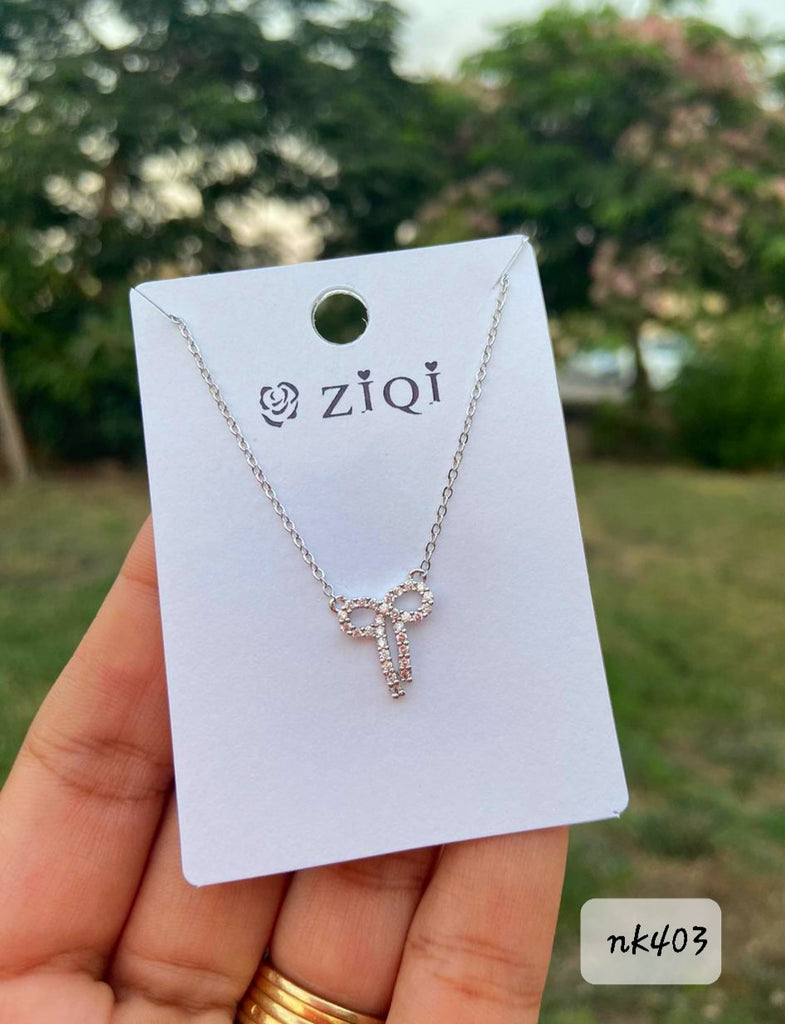 سلسلة مش بتغير لون السعر ٥٠ (nk403)