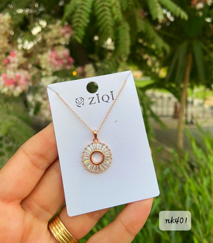 سلسلة مش بتغير لون السعر ٥٠ (nk401)