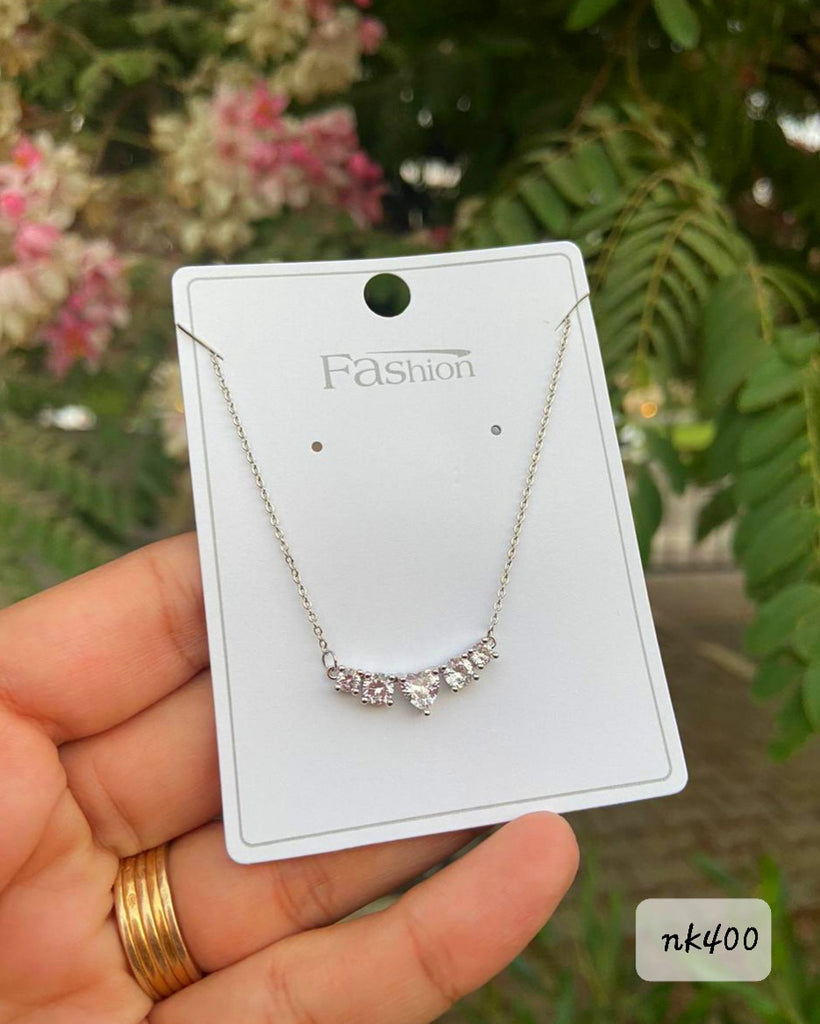 سلسلة مش بتغير لون السعر ٥٠ (nk400)