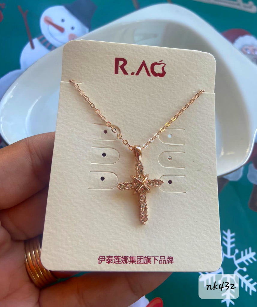 سلسلة قصيرة مش بتغيير لون السعر ٥٠ (nk432)