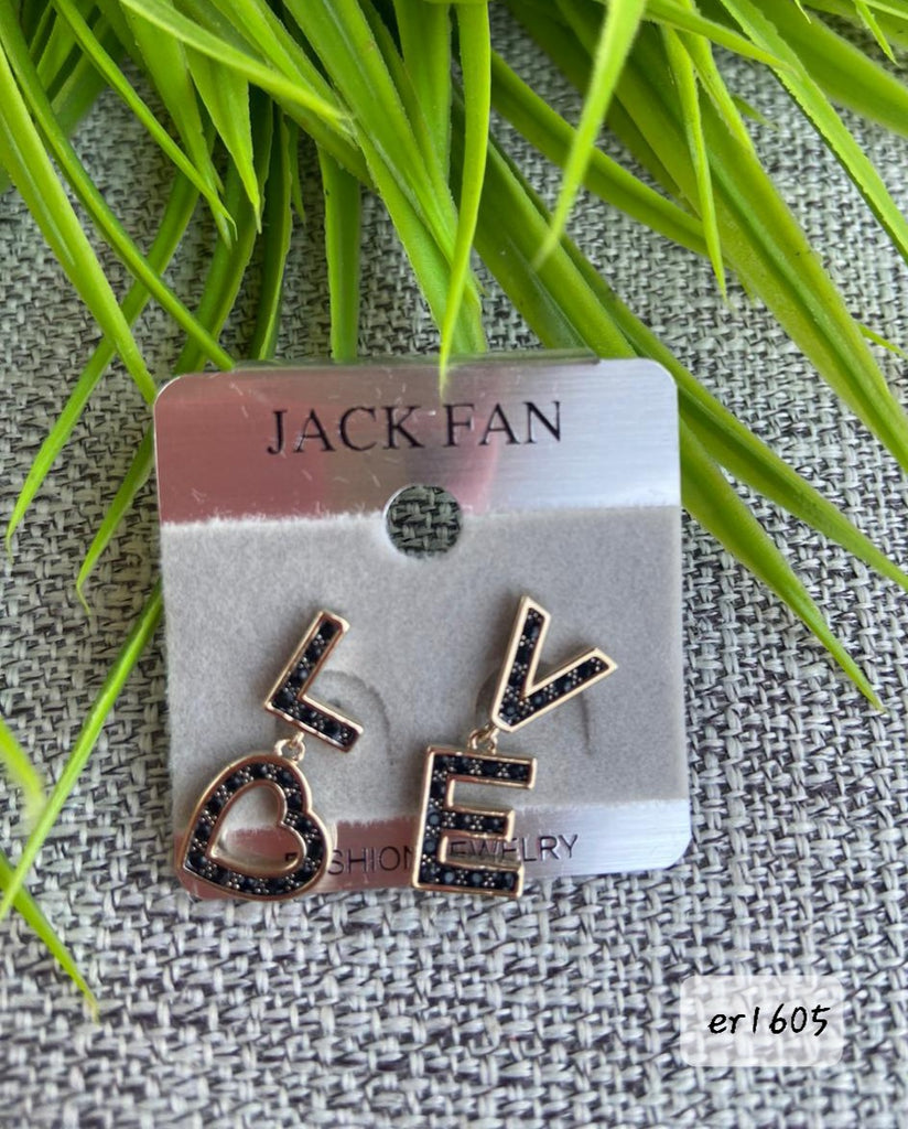 حلق Jack Fan مش بيغيير لون السعر ٣٠ بدل ٥٠ 💥💥 (er1605)