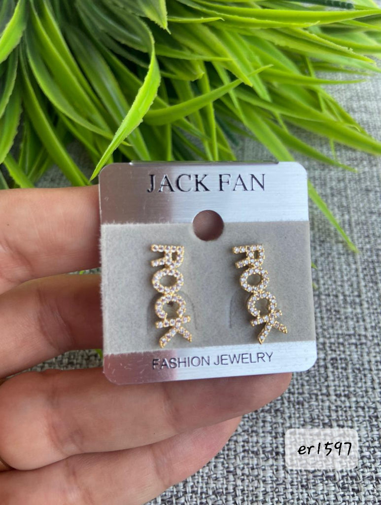 حلق شوكة دهبي Jack Fan مش بيغيير لون السعر ٣٠ بدل ٥٠ 💥💥 (er1597)