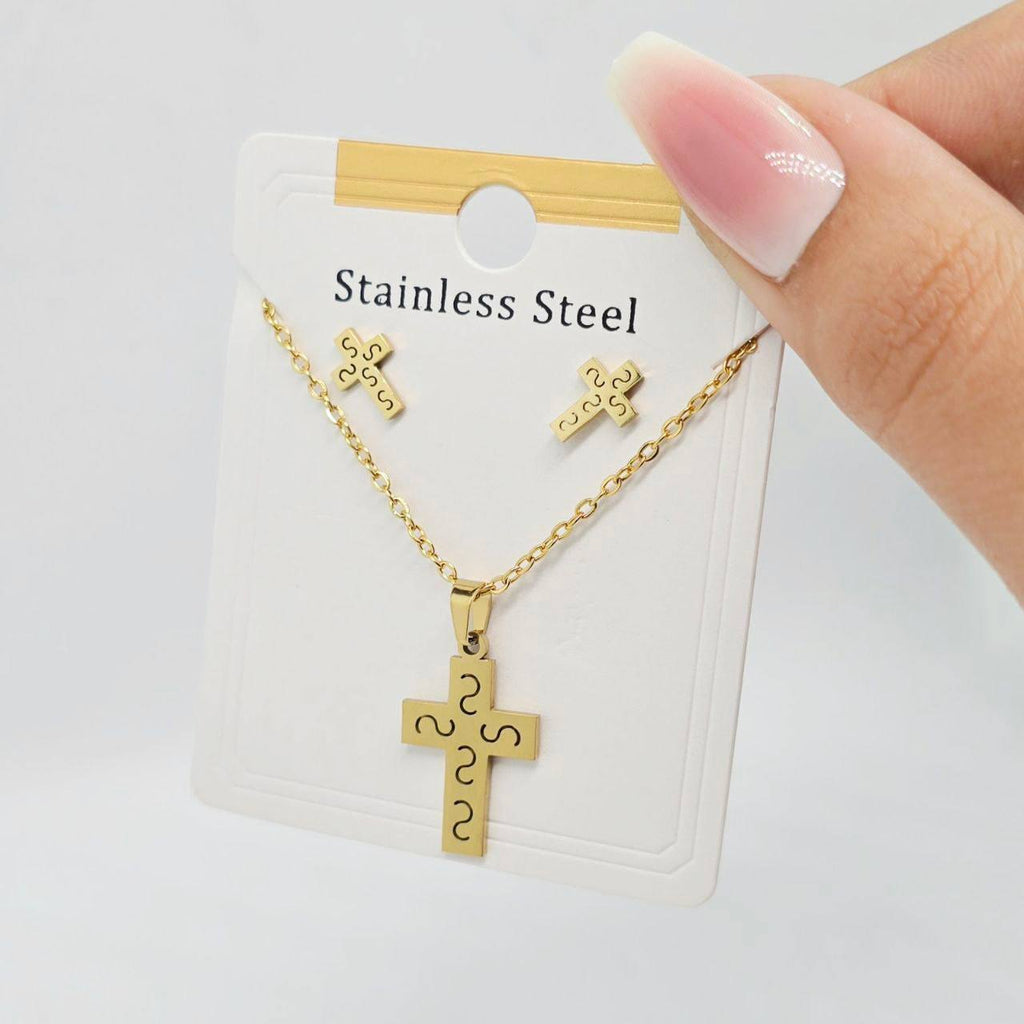 نص طقم ستانليستيل stainless steel 🔥🔥🔥
حلق + سلسلة

السعر ٣٠🔥 صليب