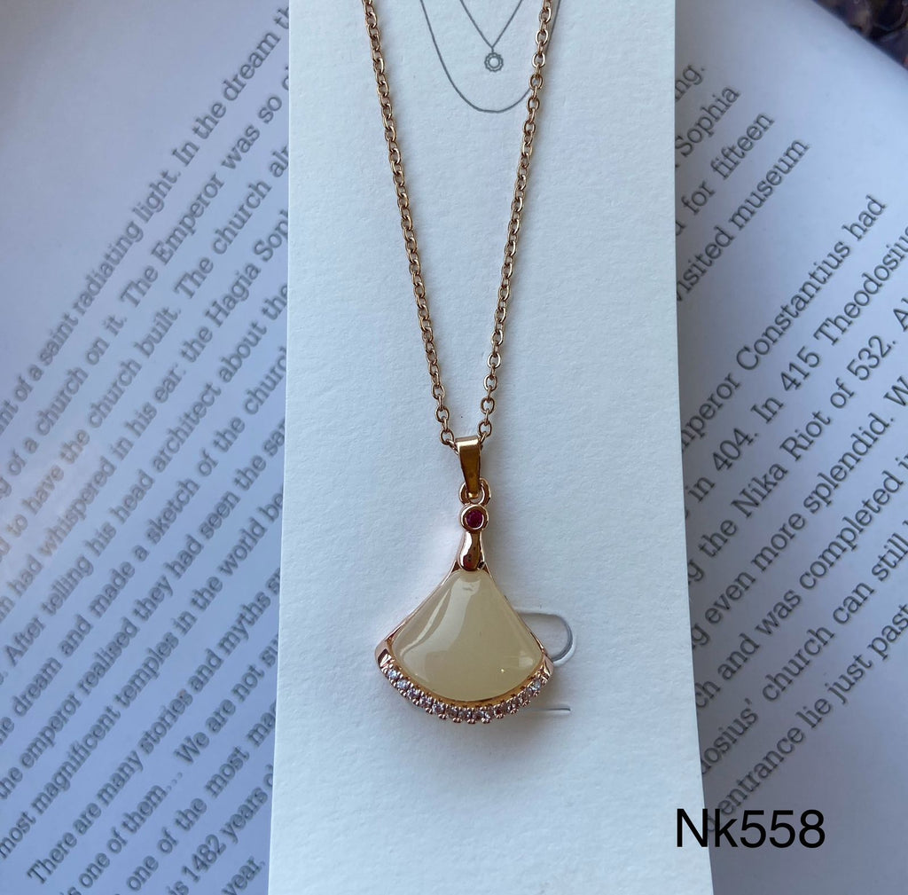 short necklace plated never change color only 50 EGP (nk558)