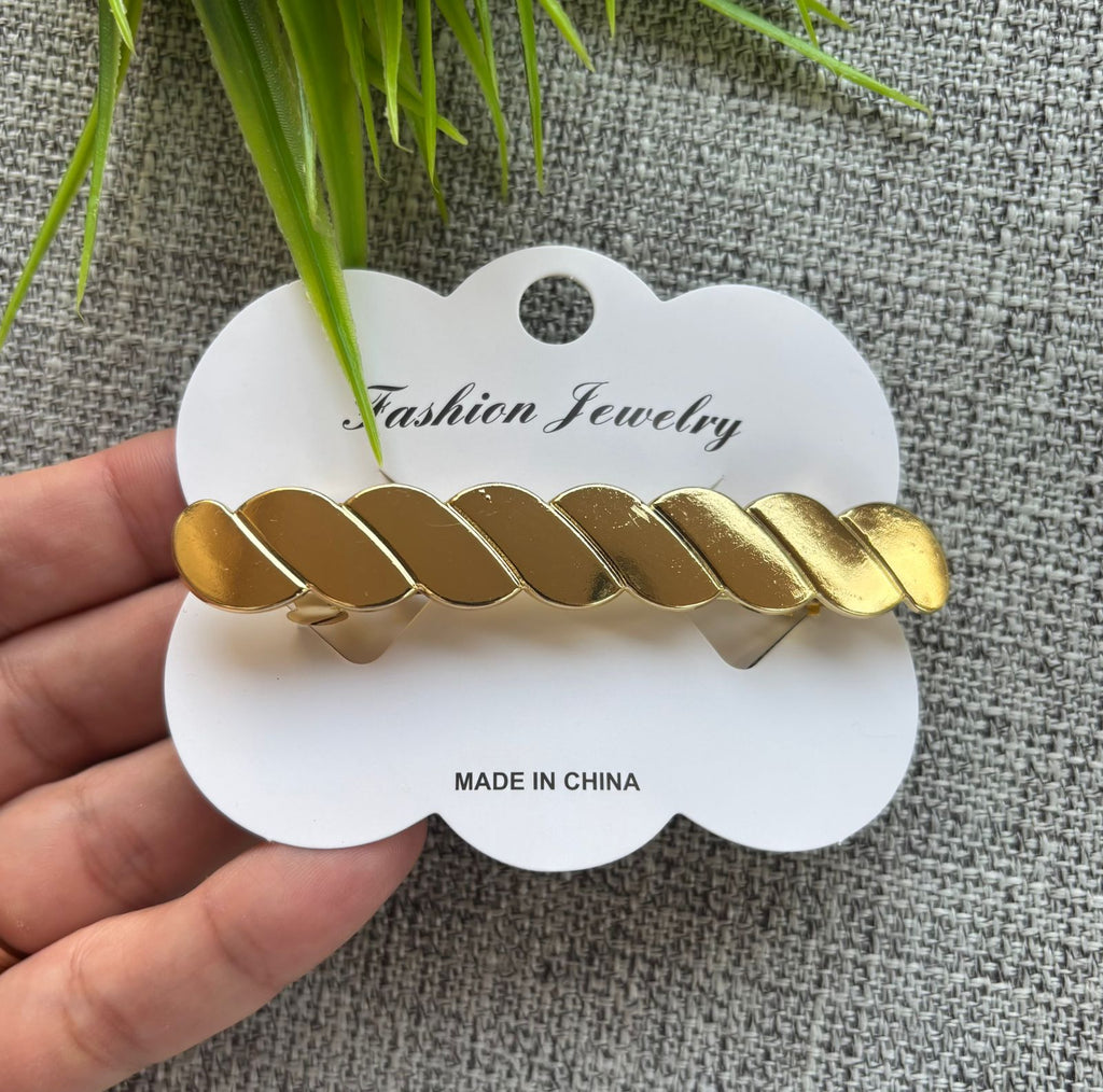 توكة كلبس معدن اشكال SHEIN  شكل ملفوف لون دهبي السعر ٣٠