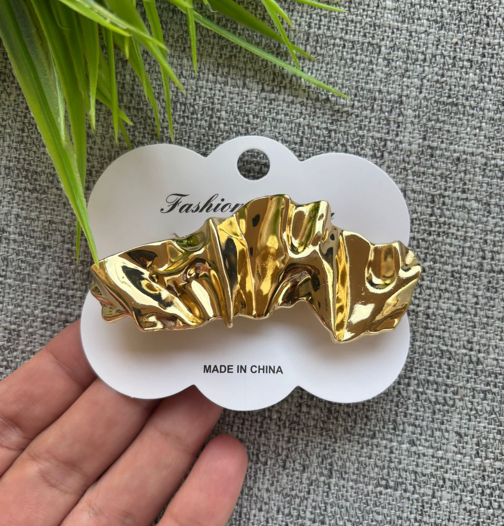 توكة كلبس معدن اشكال SHEIN  شكل مضلع لون دهبي السعر ٣٠