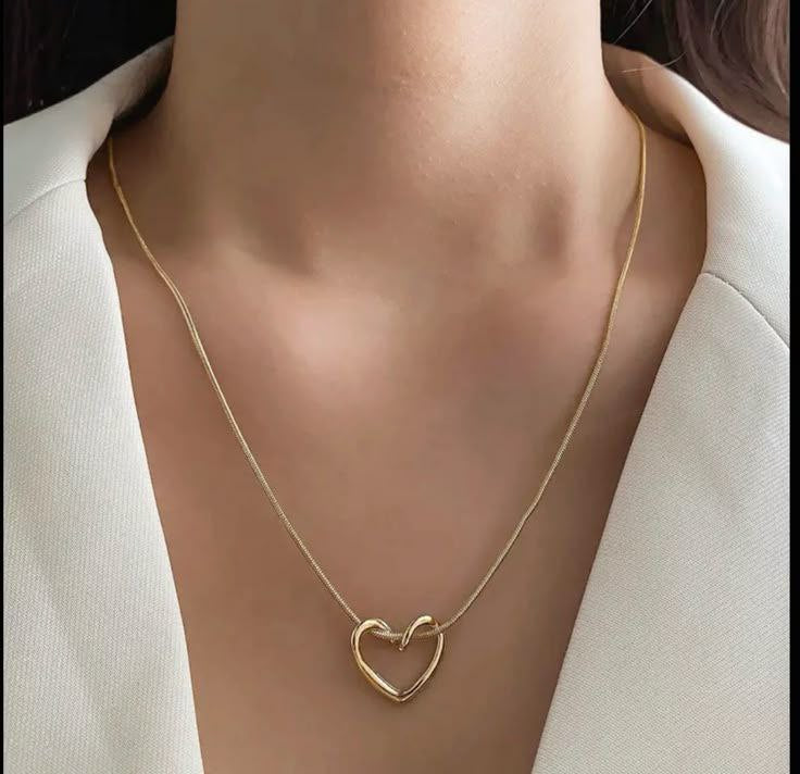 سلسلة قلب مفرغ تكرار🔥🔥🔥❤️
ستانليستيل 

السعر ٣٥