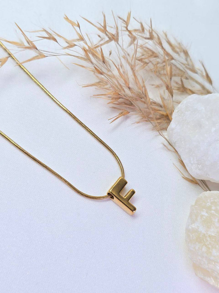 سلسلة حروف stainless steel ✨
السعر ٣٥ حرف F