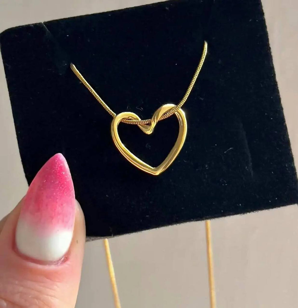 سلسلة ستانلس stainless steel شكل قلب السعر ٨٠