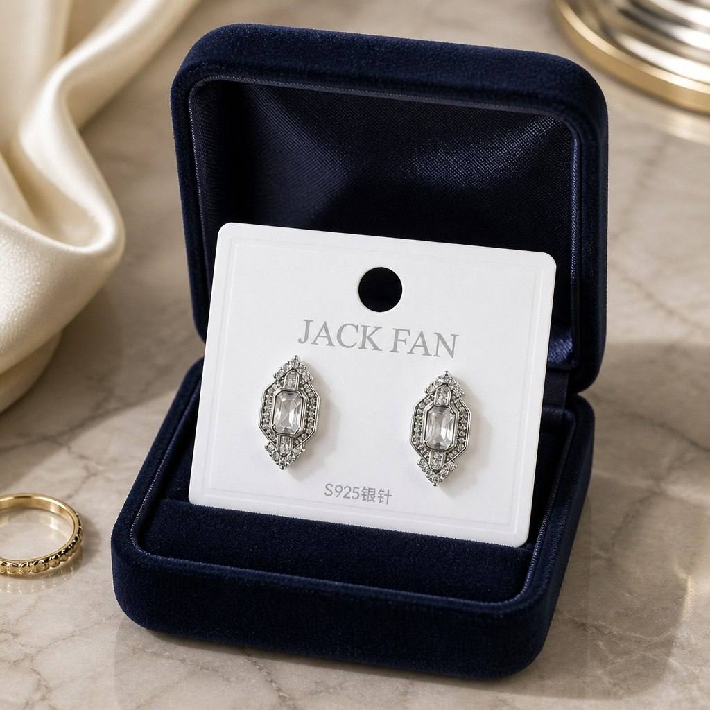 حلق gold plated 
السعر  ٦٠