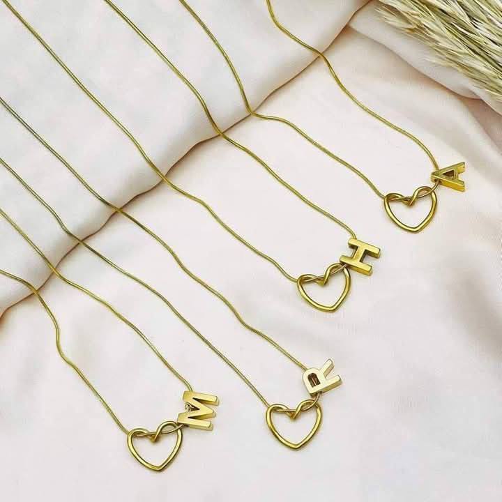 سلسلة الحرف مع القلب المفرغ وصلت❤️❤️❤️✨
ستانليستيل 
حرف M

السعر ٦٥